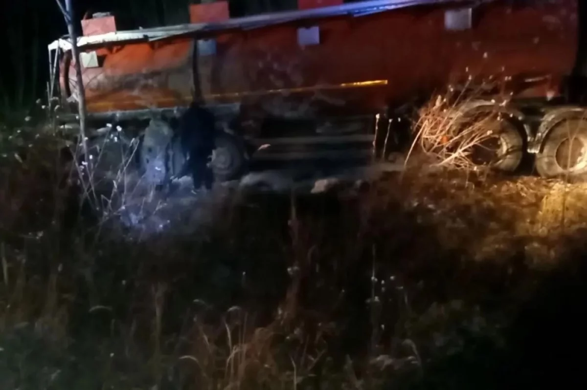 Спасатели ликвидировали утечку топлива из бензовоза под Красноярском