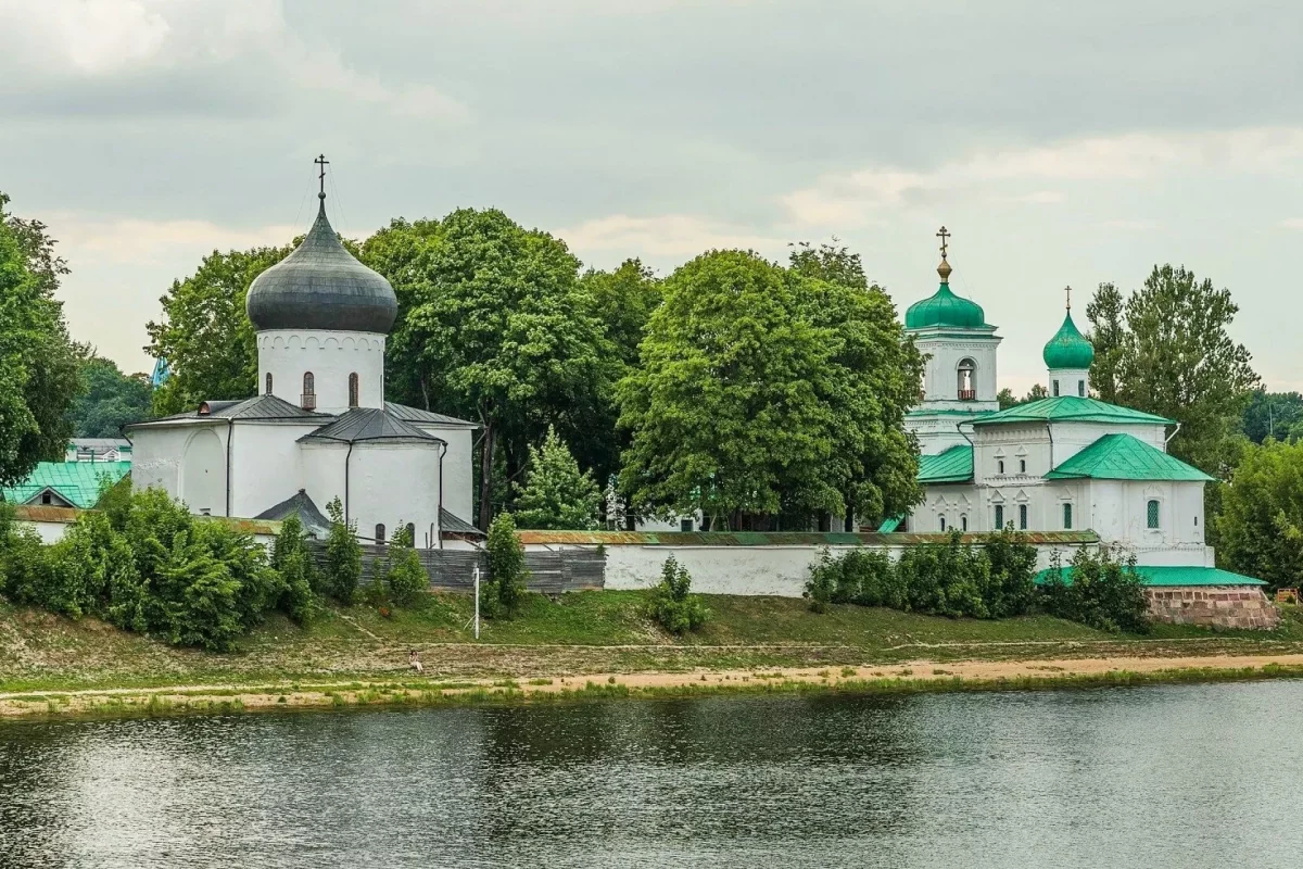 Спасо-Преображенский собор Мирожского монастыря в Пскове передают РПЦ