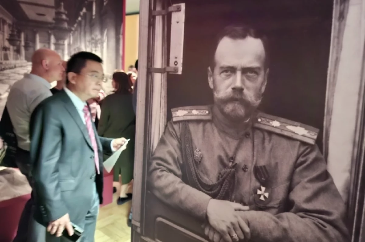 С кем Николай II «приехал» в Казань
