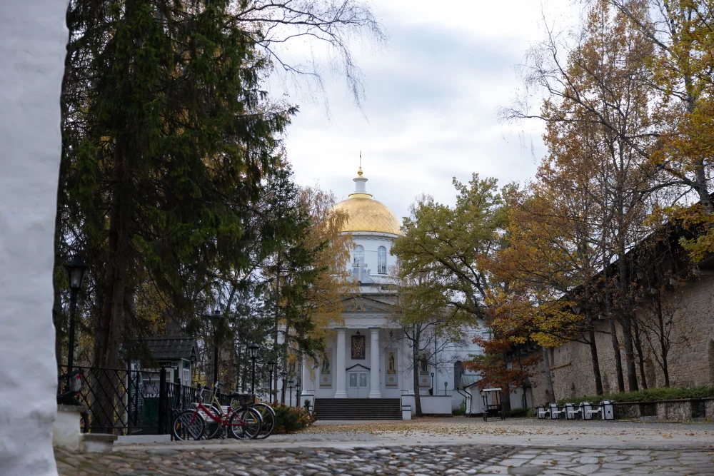 Медиафорум в Пскове завершился поездкой в Псково-Печерский монастырь