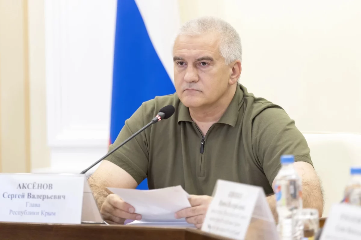 Аксенов пригрозил публичным увольнением бездействующим чиновникам