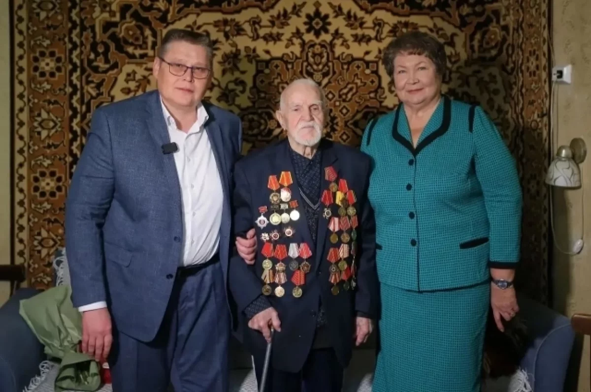 Ветеран войны Александр Вагин отметил 103-летие в Дзержинске