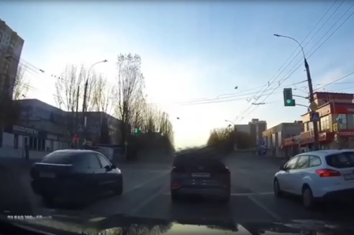 В Ульяновске наказали 2х водителей, выехавших на «встречку» на пр. Тюленева