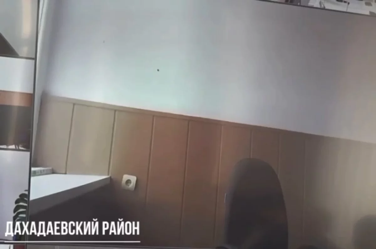 Рамазанов велел «убрать» главу Дахадаевского района за неявку на совещание