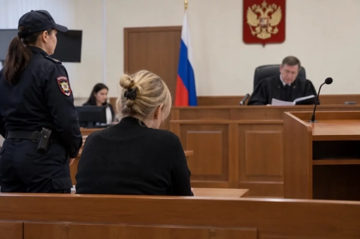 Пьяная сахалинка напала на полицейского и получила условный срок