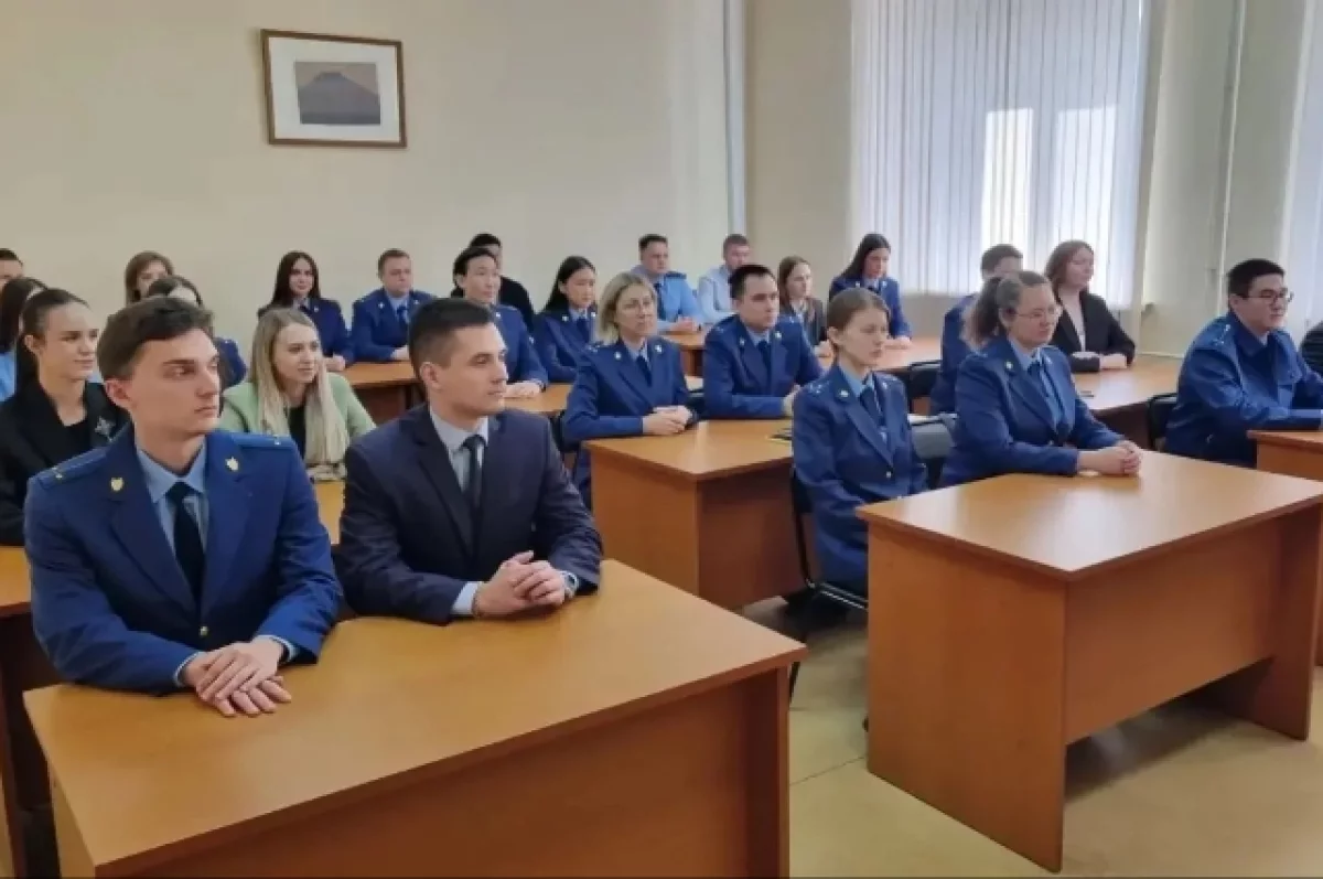 В Хабаровске обучили 25 прокуроров борьбе с коррупцией