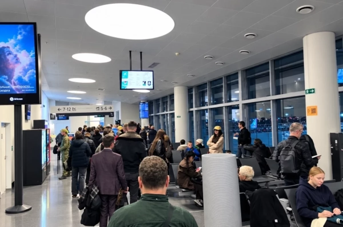 В аэропорту «Курумоч» задержали и отменили рейсы 25 октября