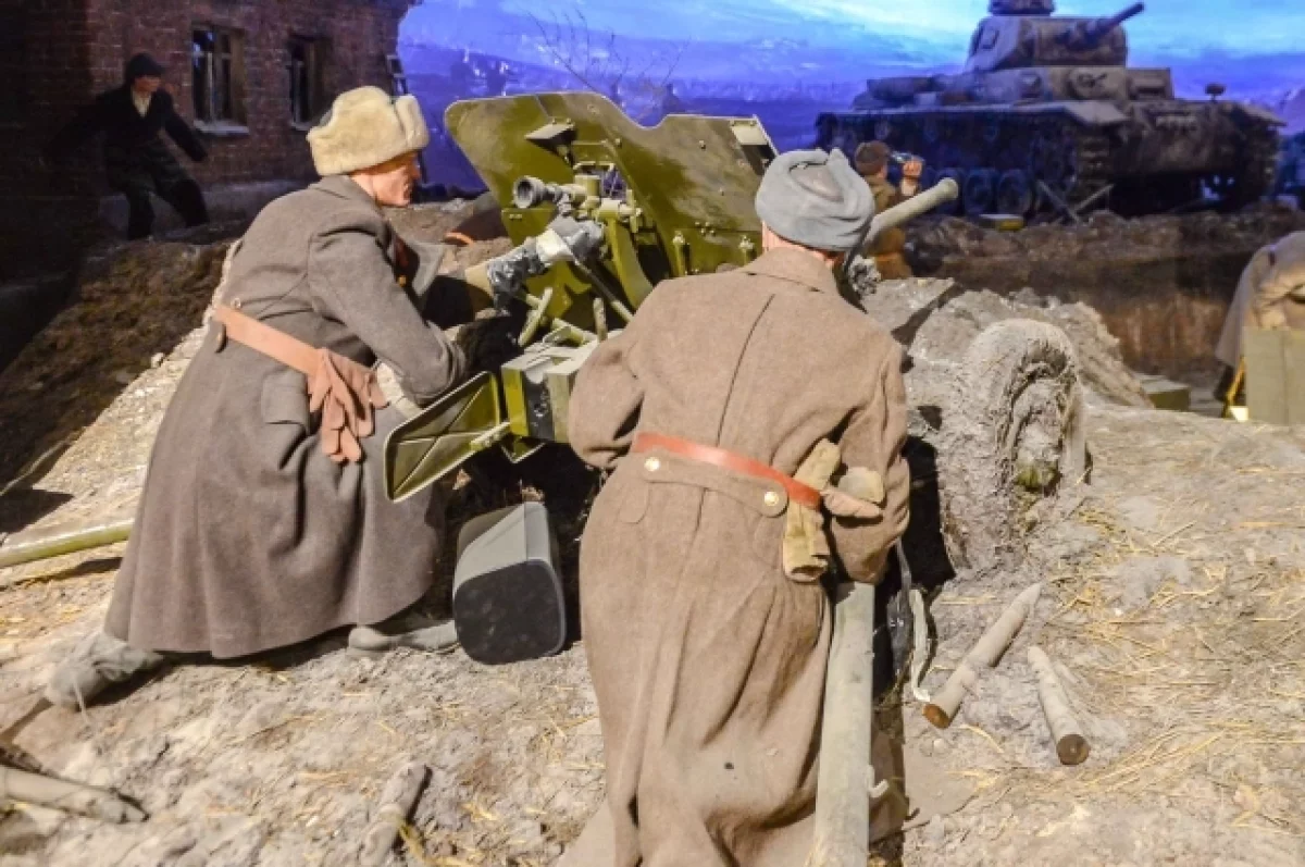 25 октября 1941 года немецко-фашистские войска захватили посёлок Чернь
