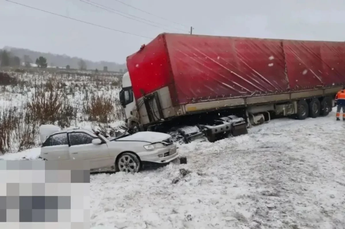 Двое мужчин погибли лобовом ДТП с грузовиком под Ачинском