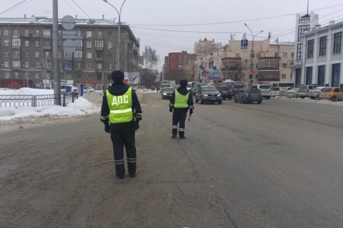 Госавтоинспекция НСО дала пешеходам советы по выживанию на осенних дорогах