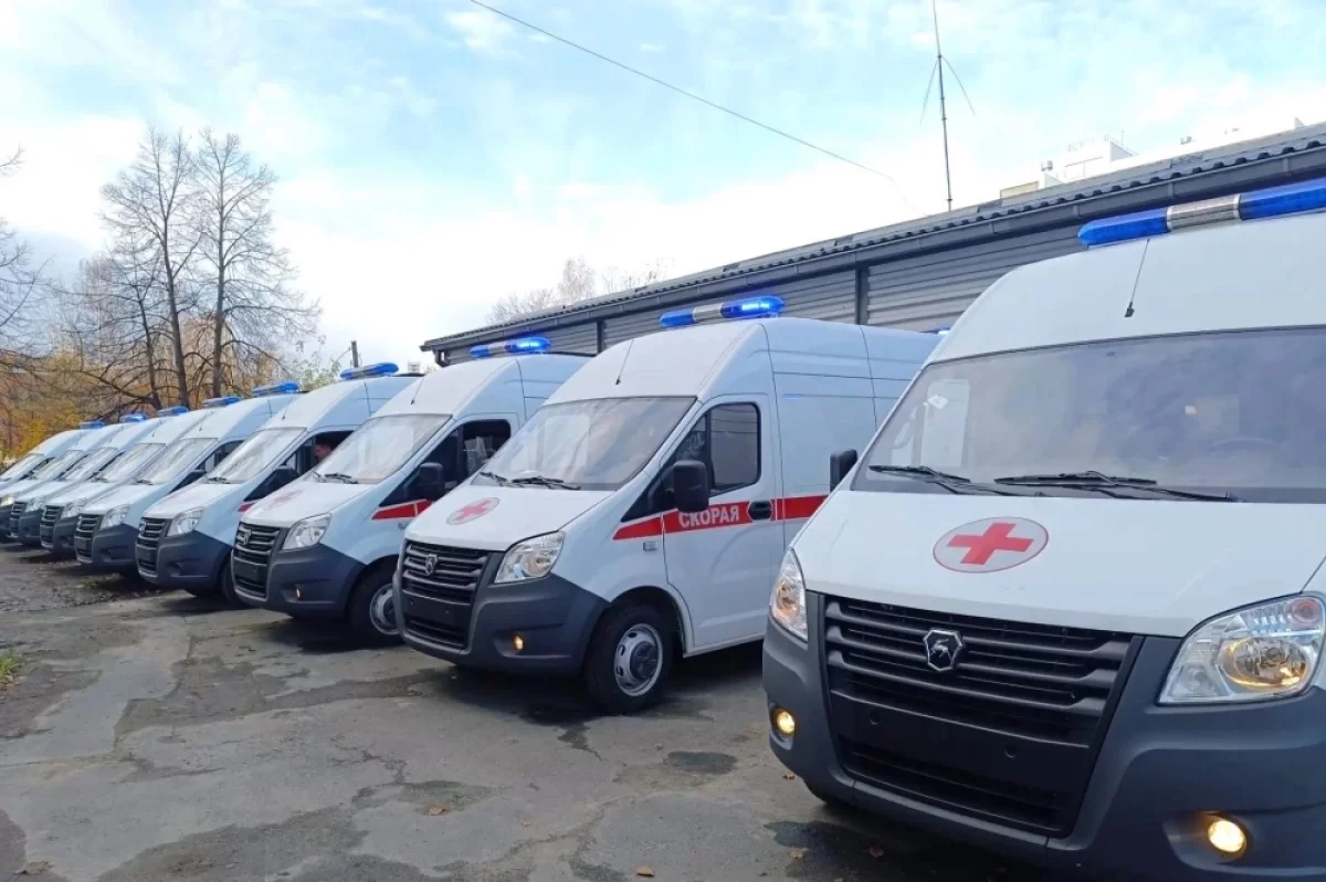 Девять новых машин скорой помощи получили медучреждения Карелии
