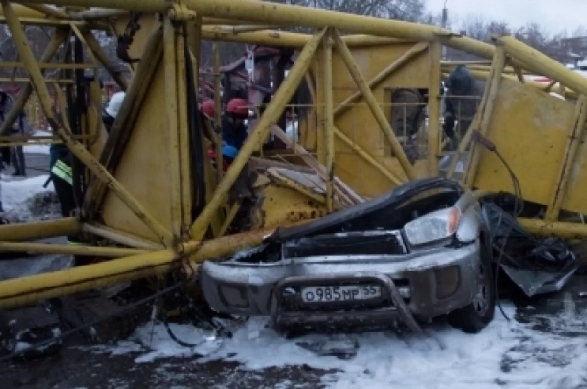 Омск вспомнил трагедию с упавшим краном на улице Маршала Жукова
