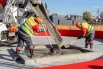Строители приняли первую партию бетона. Символическая заливка первого кубометра фундамента ознаменовала официальный старт строительных работ.
