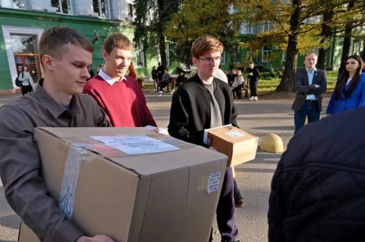 Нижегородские студенты доставили гуманитарную помощь участникам СВО