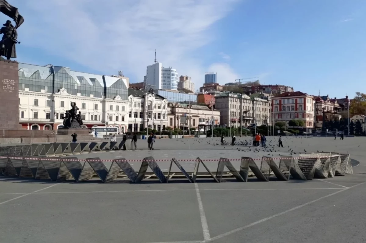Фонтан на главной площади Владивостока отключили из-за ожидаемых заморозков