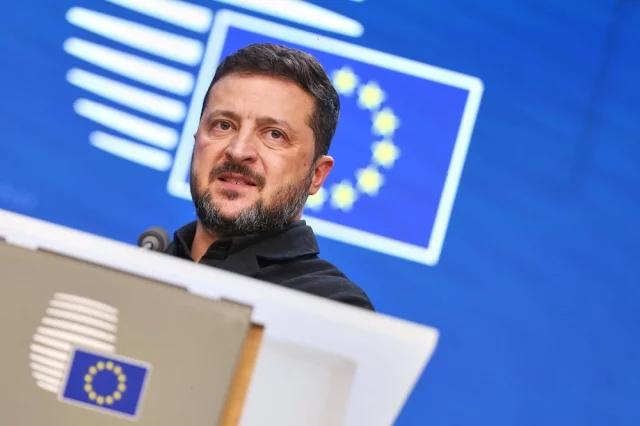 Киевский диктатор в последние дни крайне озабочен тем, чтобы все на Украине оставили надежду на мир и связанные с ним перспективы.