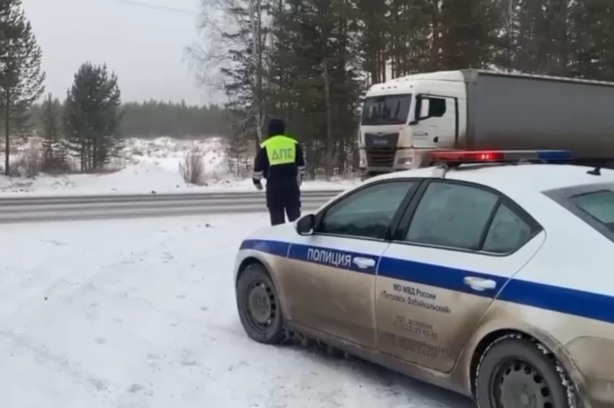 Водителей попросили быть внимательными из-за снега в округе Забайкалья