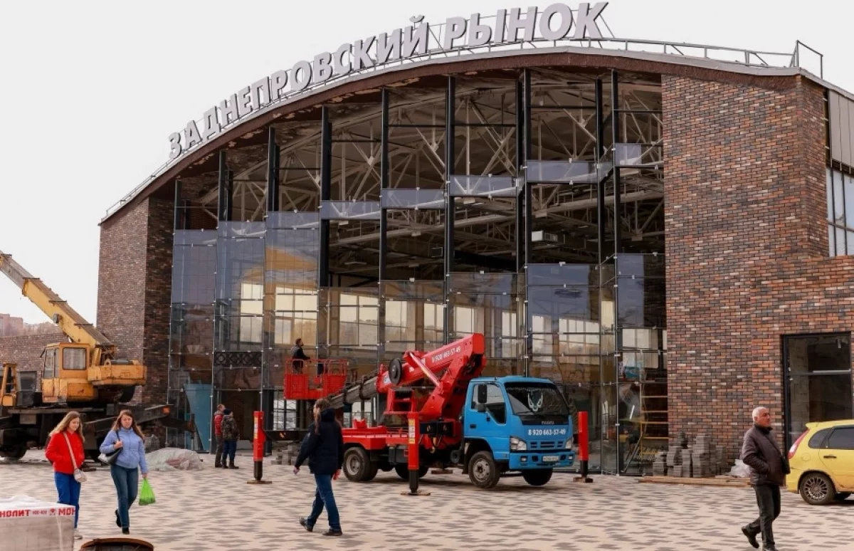 На Заднепровском рынке в Смоленске завершают строительные работы