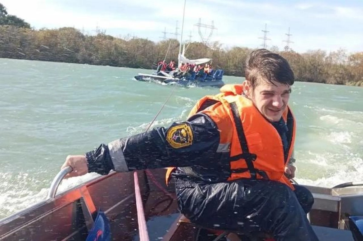 Спасатели Ставрополья помогли пассажирам потерявшего управление катамарана