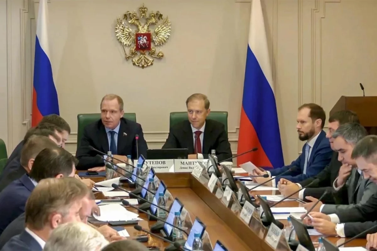 Королев выступил в Совете Федерации по мерам развития промышленности