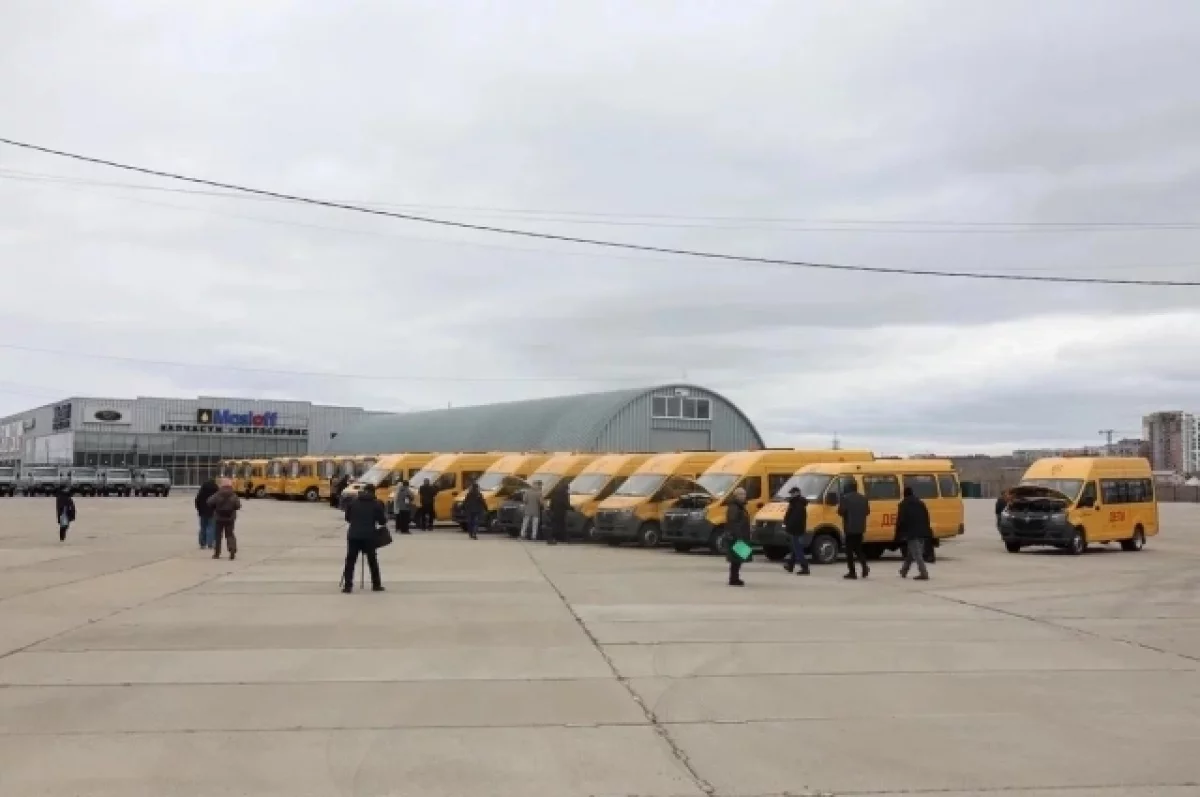 Школы в Забайкалье получили 32 новых автобуса