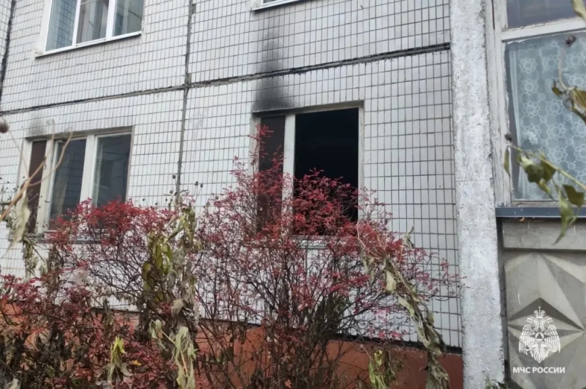 В Твери из горящего дома вывели 9 человек, есть пострадавший