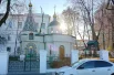 Октябрьское солнце не палящее и не злое, а мягкое и ласковое.