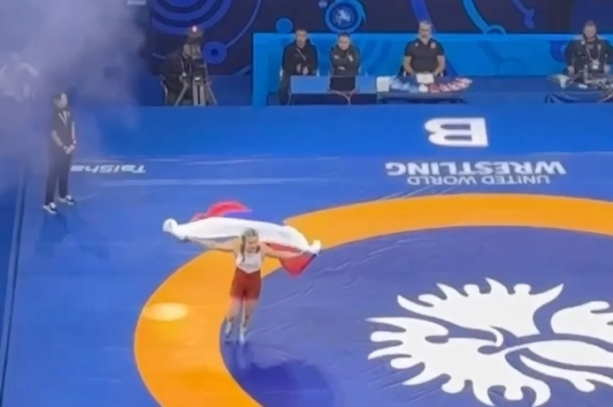 Глава РСО-А поздравил Алину Касабиеву с титулом чемпионки мира по борьбе