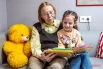 В День бабушек и дедушек, который празднуется 28 октября, столичный проект «Серебряное наставничество» отмечает уже три года успешной работы. За это время москвичи старшего поколения стали по-настоящему родными для ребят в Центре содействия семейному воспитанию имени Ю. В. Никулина.