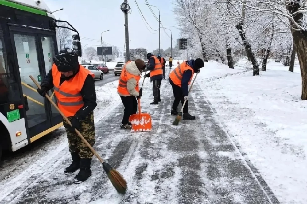 Зима пришла за день. Посмотрите на первый мощный снегопад в Красноярске