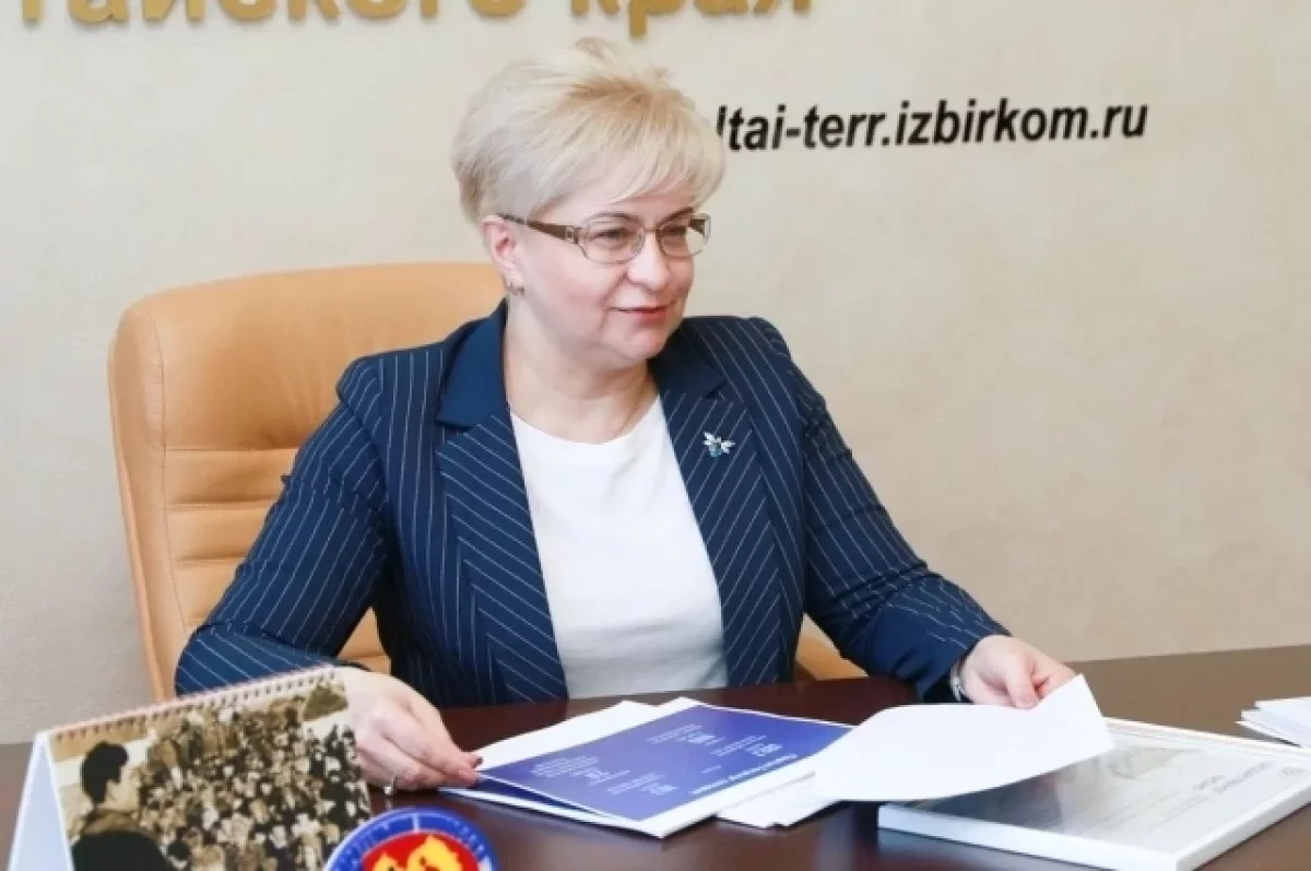 ЦИК РФ предложил продлить полномочия главы алтайского избиркома Акимовой