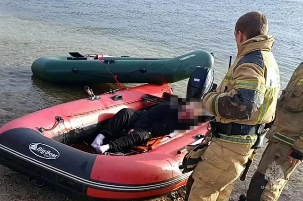 В Челябинске на Первом озере спасли рыбака, выпавшего из лодки