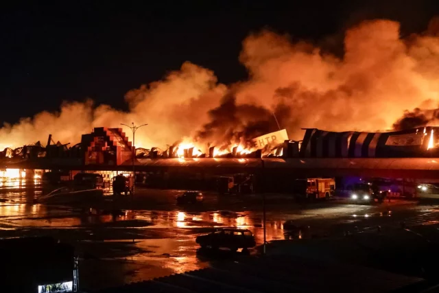 В самом Харькове удары пришлись по Индустриальному, Салтовскому, Холодногорскому и Немышлянскому районам.