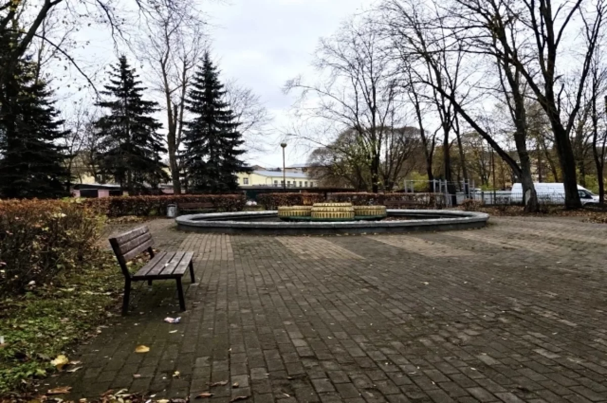 В Великих Луках благоустроили сквер