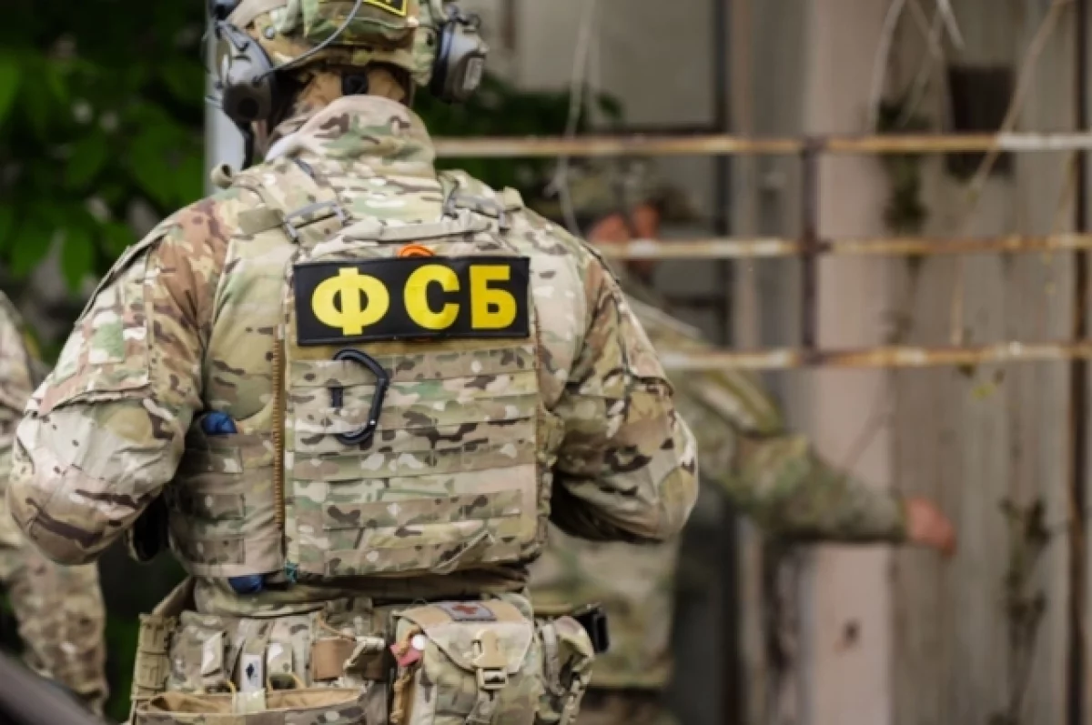 Самодельное взрывное устройство нашли под автомобилем в Ставрополе