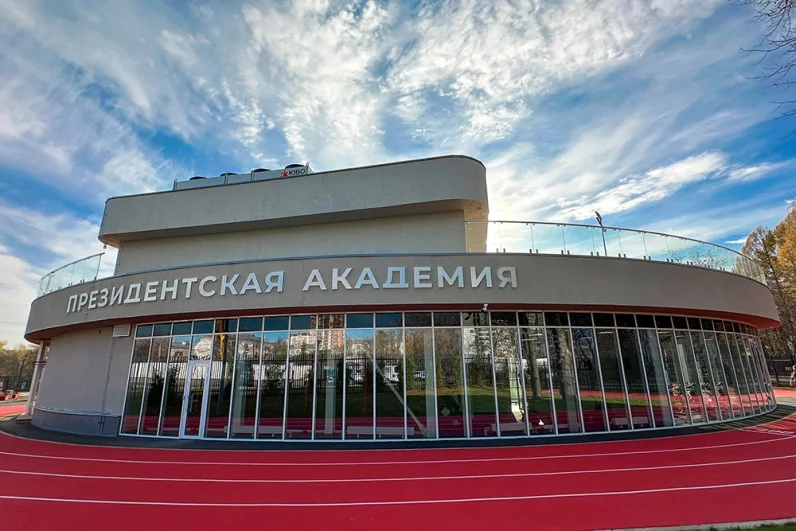 Создание спортивного кластера стало частью масштабной программы благоустройства района. Также уже сделаны новые трамвайные остановки, зарядные станции и самое главное станция метро «Каширская».