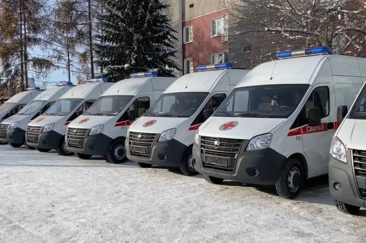 В Иркутскую область поступили 15 новых автомобилей скорой помощи