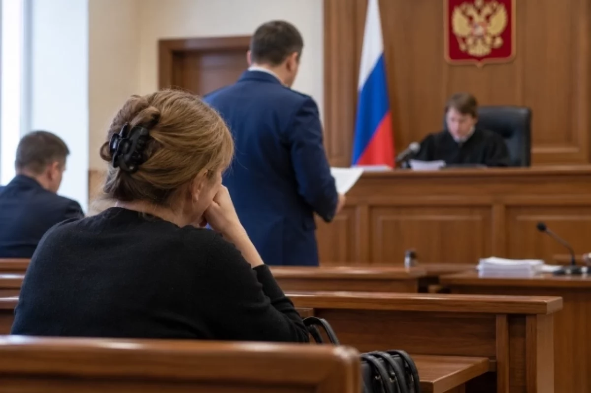 В Дербенте женщину заставили снести забор, перекрывший доступ к реке