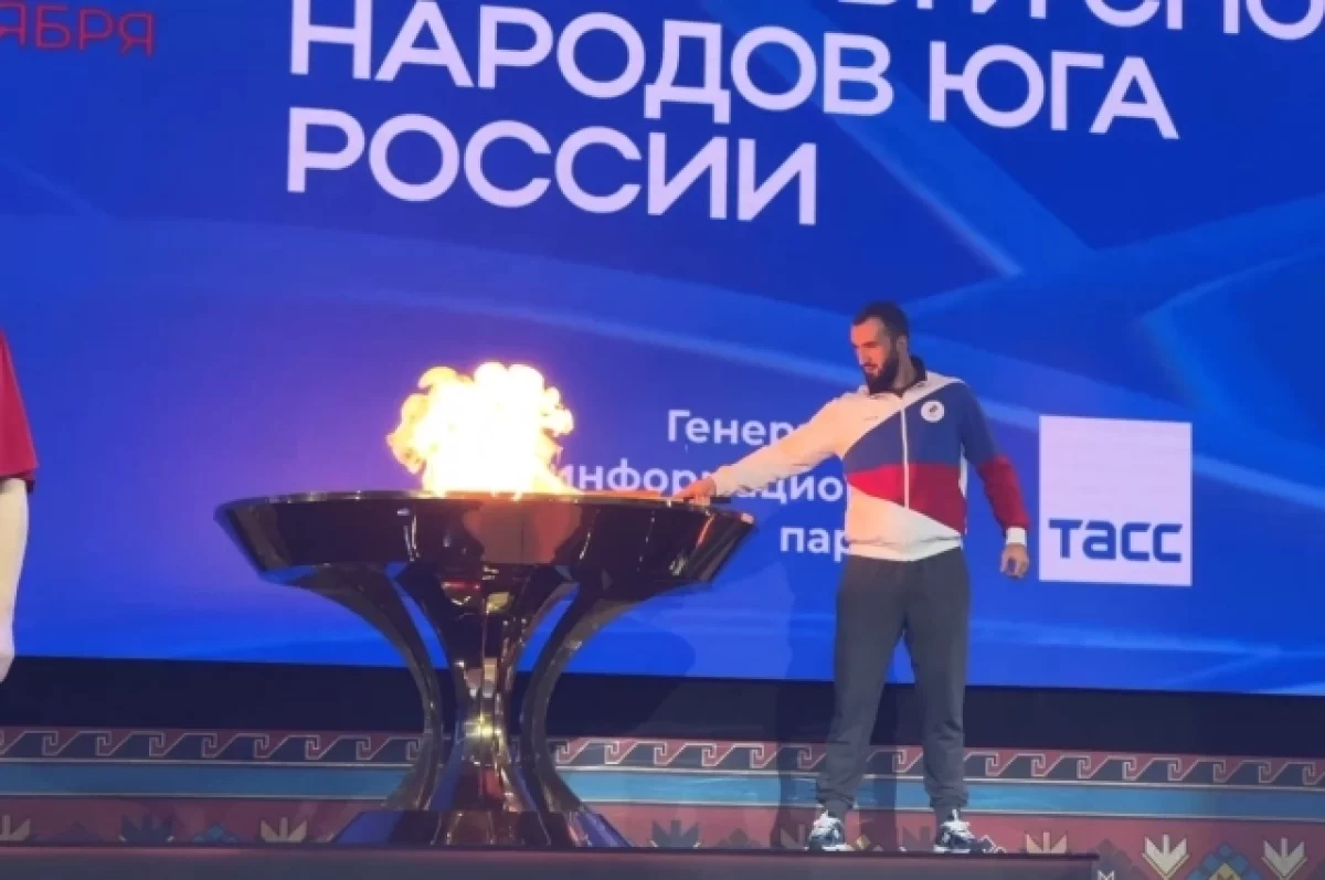 В Каспийске трехкратный чемпион мира открыл Фестиваль народов Юга России