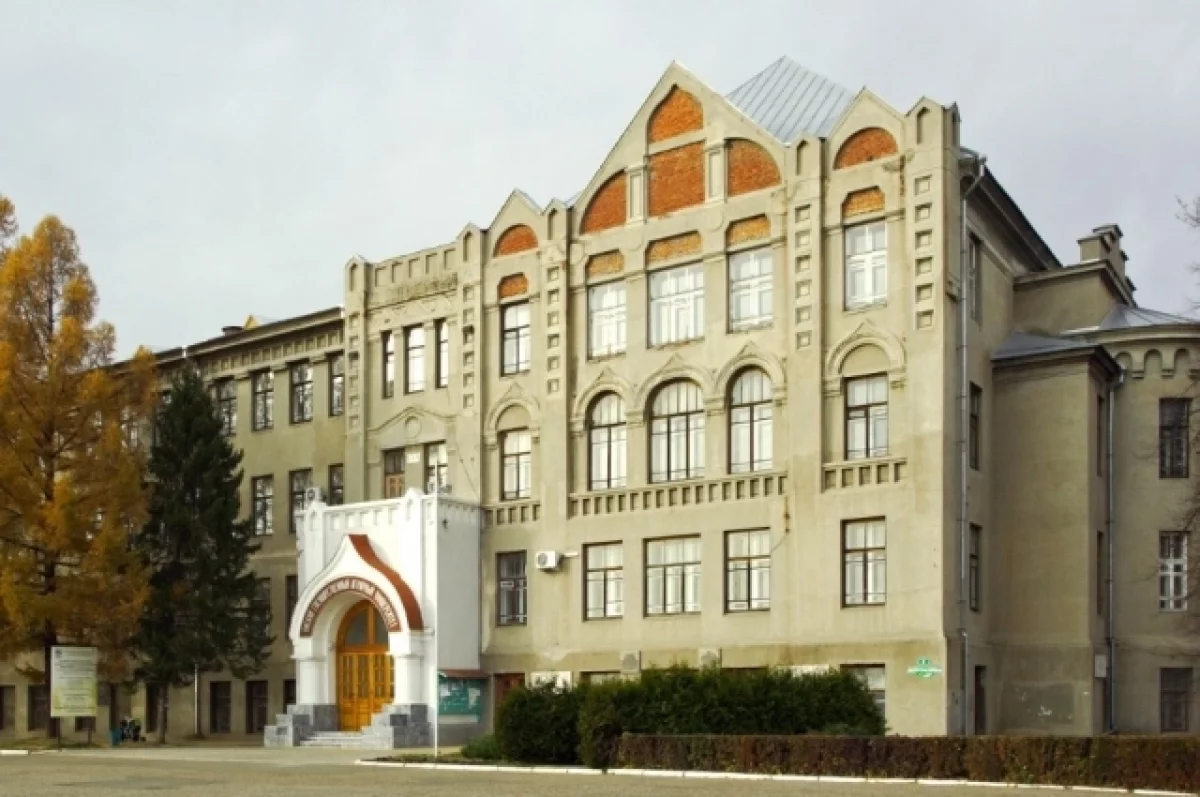 Посол Беларуси посетил омский вуз и обсудил подготовку кадров